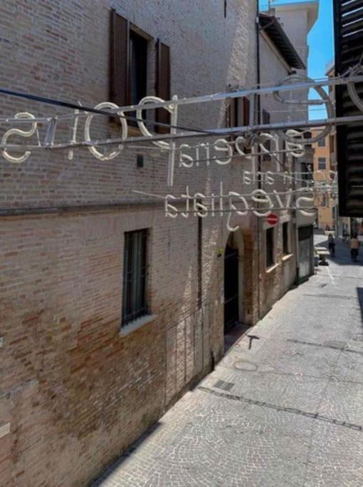Appartamento Centro Storico Nuovo E Ristrutturato Pesaro Ngoại thất bức ảnh